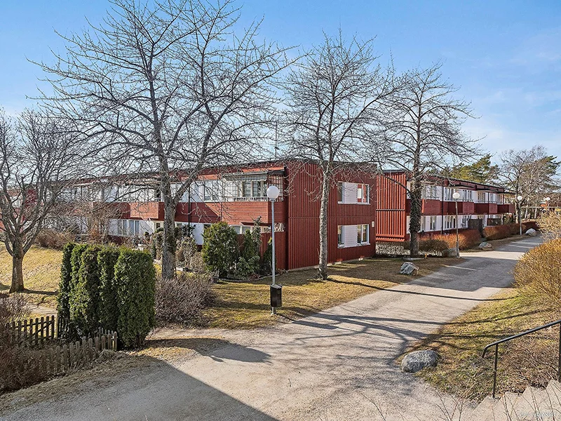 18. Asfalt uppfart till bostadsrattsforening